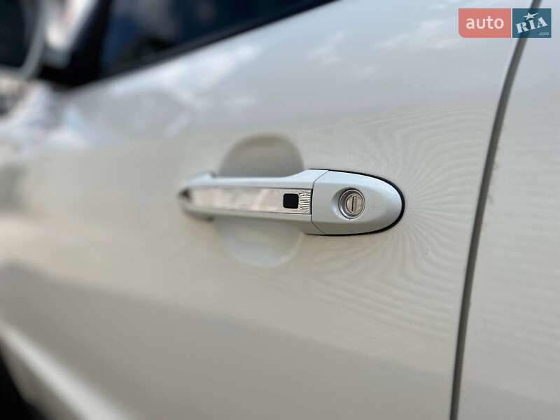 Позашляховик / Кросовер Hyundai Santa FE 2011 в Харкові