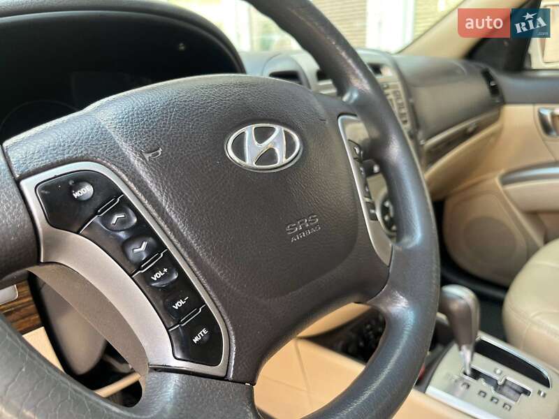 Позашляховик / Кросовер Hyundai Santa FE 2011 в Харкові