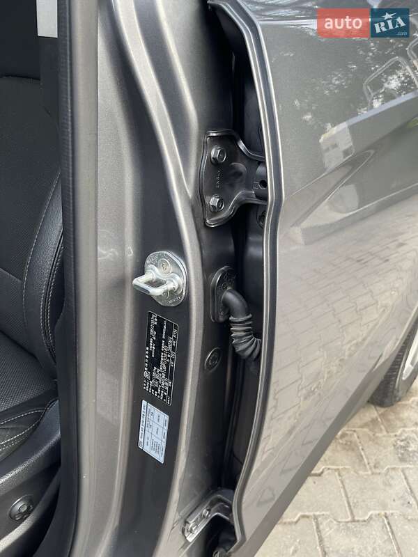 Внедорожник / Кроссовер Hyundai Santa FE 2014 в Луцке