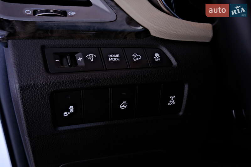 Позашляховик / Кросовер Hyundai Santa FE 2016 в Одесі