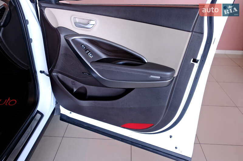 Позашляховик / Кросовер Hyundai Santa FE 2016 в Одесі