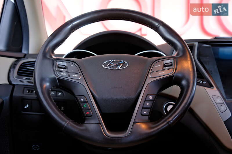 Позашляховик / Кросовер Hyundai Santa FE 2016 в Одесі