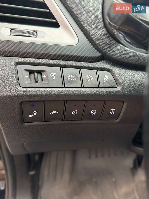 Позашляховик / Кросовер Hyundai Santa FE 2016 в Броварах