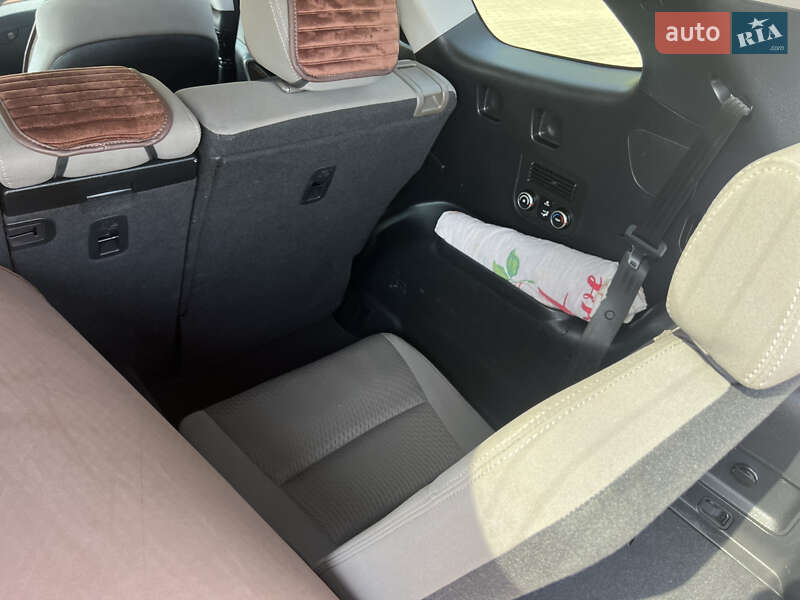 Позашляховик / Кросовер Hyundai Santa FE 2016 в Львові