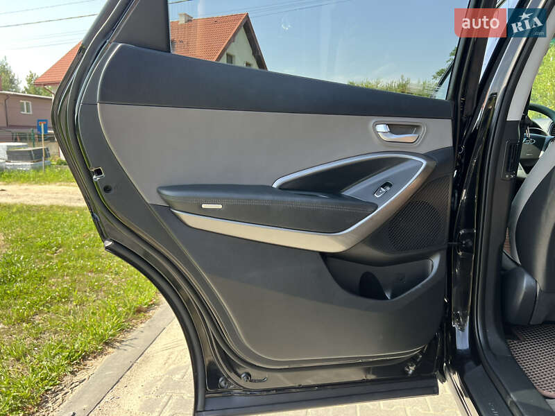 Позашляховик / Кросовер Hyundai Santa FE 2016 в Львові