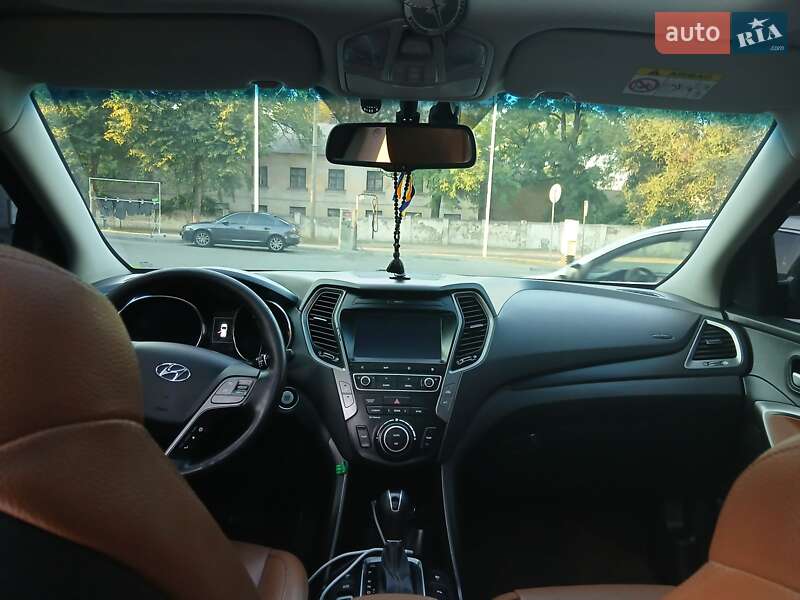 Позашляховик / Кросовер Hyundai Santa FE 2016 в Дніпрі