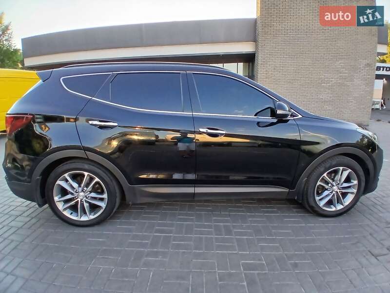 Позашляховик / Кросовер Hyundai Santa FE 2016 в Дніпрі