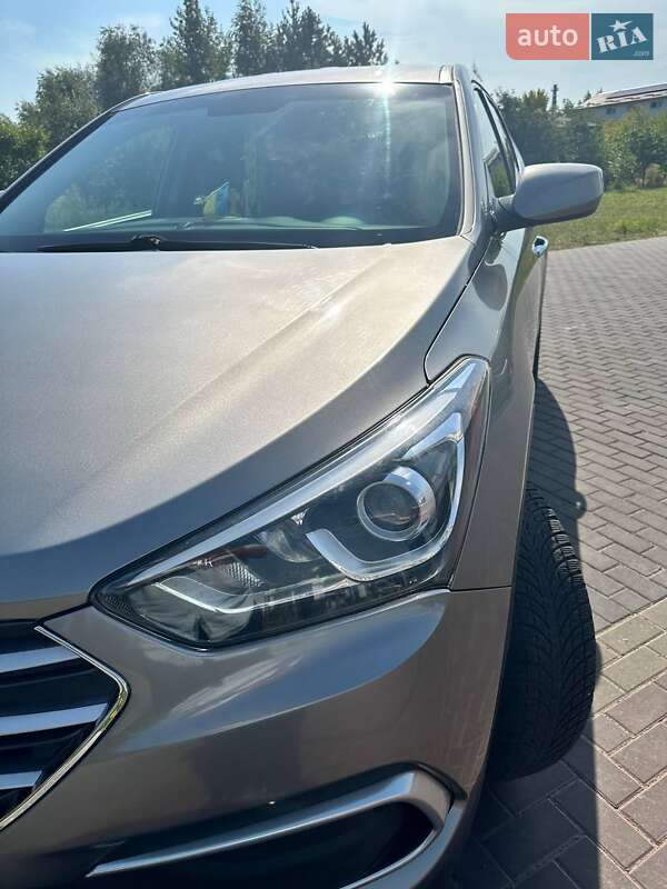 Внедорожник / Кроссовер Hyundai Santa FE 2018 в Луцке
