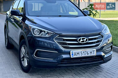 Внедорожник / Кроссовер Hyundai Santa FE 2017 в 