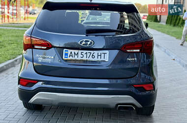Внедорожник / Кроссовер Hyundai Santa FE 2017 в 
