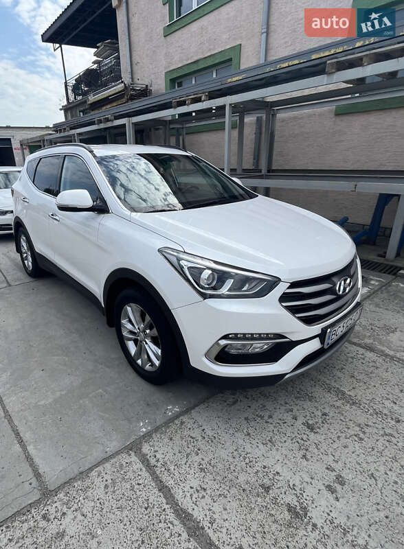 Позашляховик / Кросовер Hyundai Santa FE 2016 в Стрию