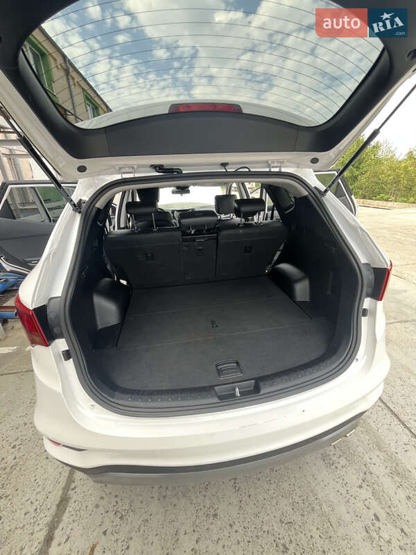 Позашляховик / Кросовер Hyundai Santa FE 2016 в Стрию