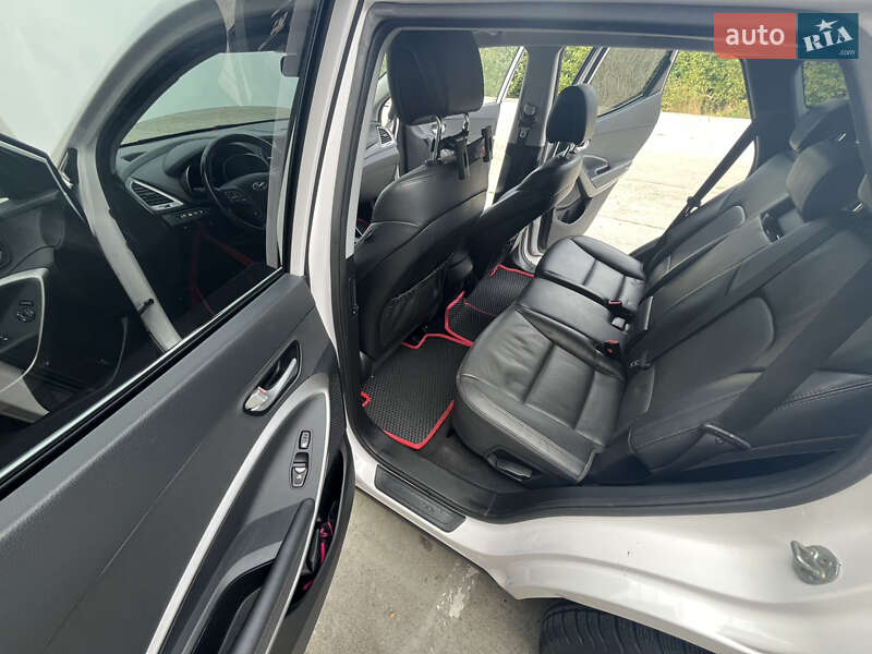 Позашляховик / Кросовер Hyundai Santa FE 2016 в Стрию