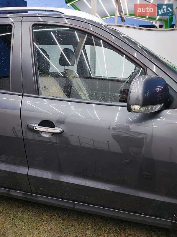 Внедорожник / Кроссовер Hyundai Santa FE 2010 в Хмельницком