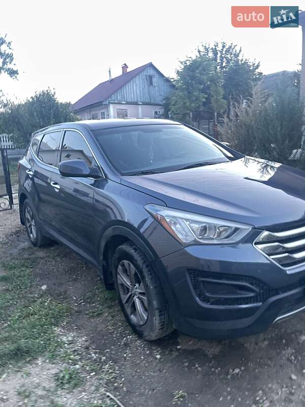 Позашляховик / Кросовер Hyundai Santa FE 2015 в Чернівцях