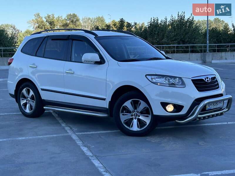 Позашляховик / Кросовер Hyundai Santa FE 2011 в Києві