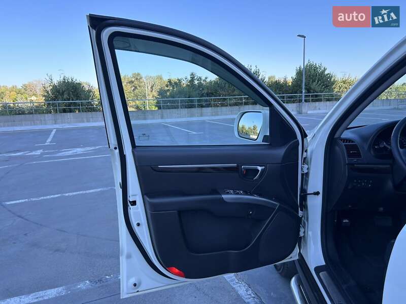 Позашляховик / Кросовер Hyundai Santa FE 2011 в Києві