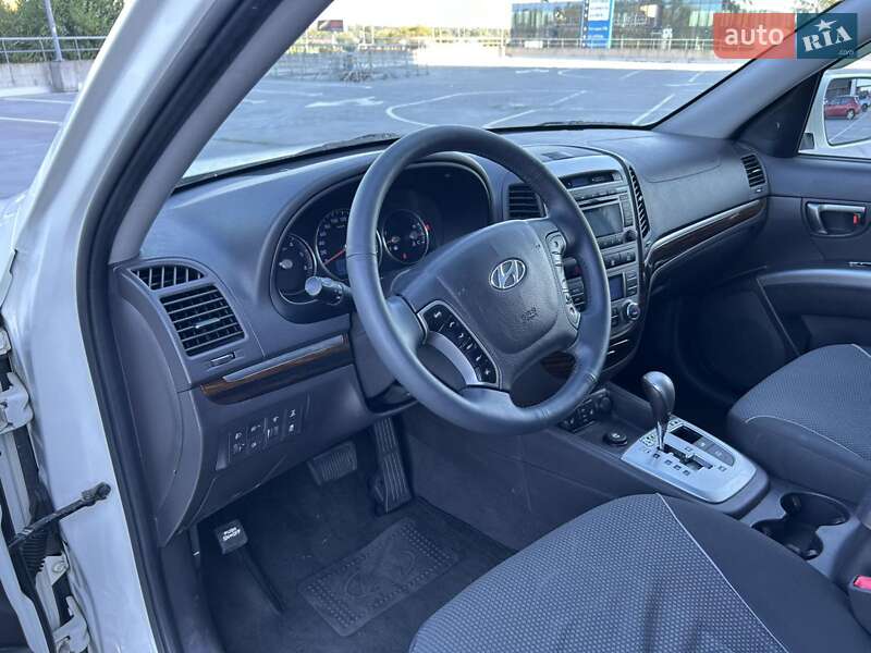 Позашляховик / Кросовер Hyundai Santa FE 2011 в Києві