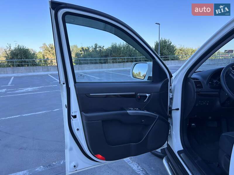 Позашляховик / Кросовер Hyundai Santa FE 2011 в Києві