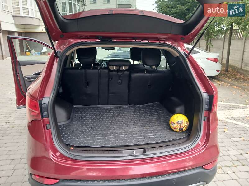 Внедорожник / Кроссовер Hyundai Santa FE 2015 в Ивано-Франковске