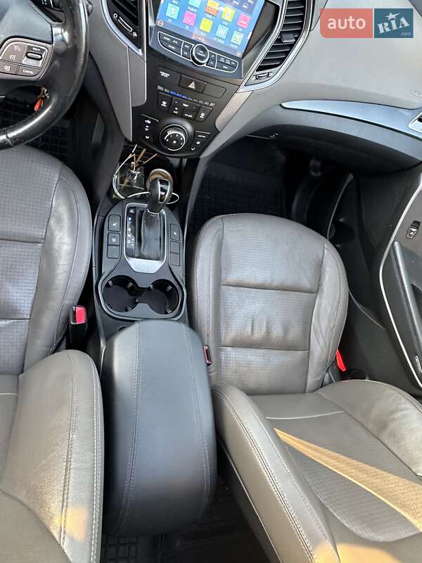 Внедорожник / Кроссовер Hyundai Santa FE 2013 в Киеве