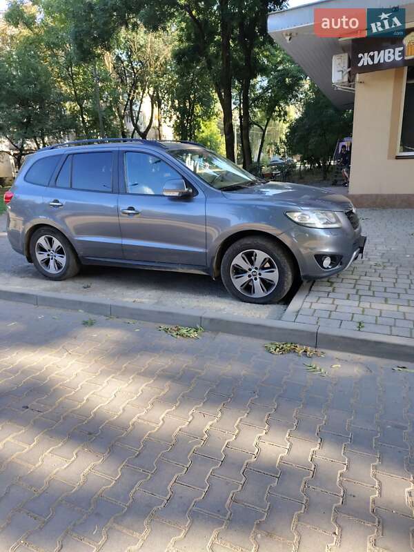 Позашляховик / Кросовер Hyundai Santa FE 2011 в Івано-Франківську