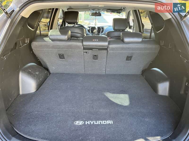 Позашляховик / Кросовер Hyundai Santa FE 2016 в Краматорську