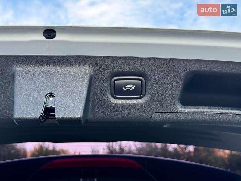 Позашляховик / Кросовер Hyundai Santa FE 2020 в Києві