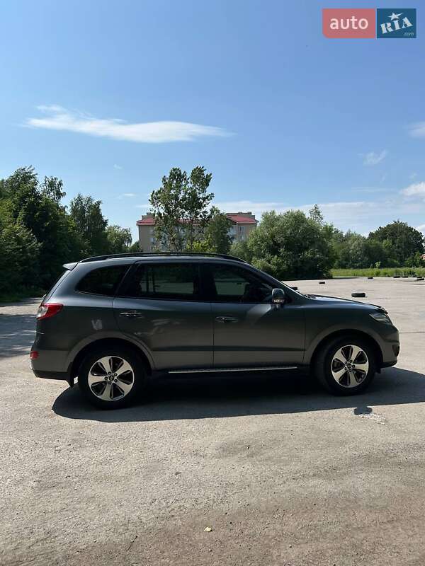 Позашляховик / Кросовер Hyundai Santa FE 2012 в Звягелі