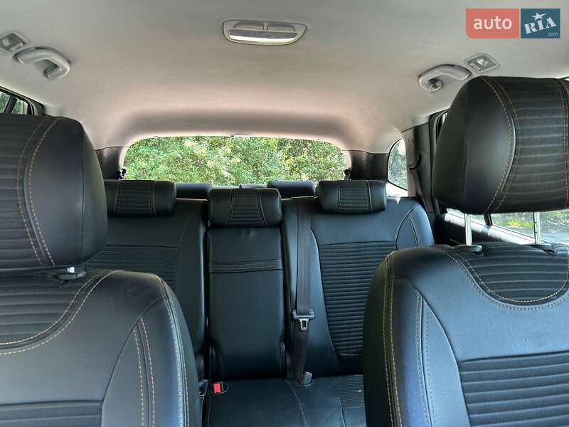 Позашляховик / Кросовер Hyundai Santa FE 2012 в Звягелі