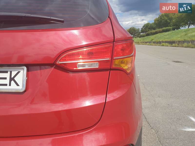 Позашляховик / Кросовер Hyundai Santa FE 2013 в Києві