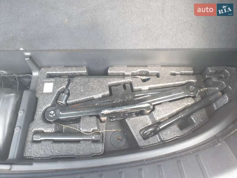 Позашляховик / Кросовер Hyundai Santa FE 2013 в Києві