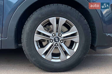 Внедорожник / Кроссовер Hyundai Santa FE 2015 в 