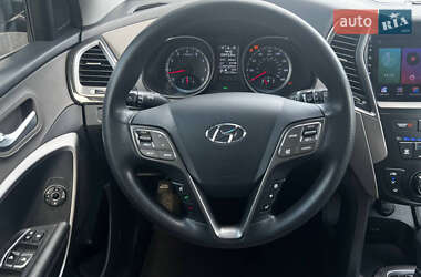 Внедорожник / Кроссовер Hyundai Santa FE 2015 в 