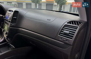 Внедорожник / Кроссовер Hyundai Santa FE 2010 в 