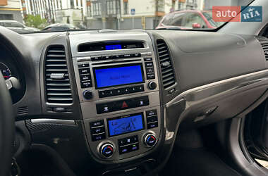Внедорожник / Кроссовер Hyundai Santa FE 2010 в 