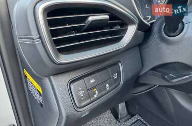 Внедорожник / Кроссовер Hyundai Santa FE 2020 в 