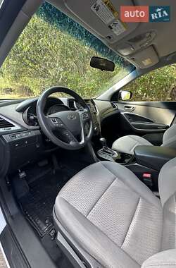 Внедорожник / Кроссовер Hyundai Santa FE 2015 в 