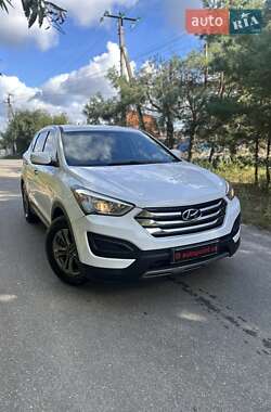 Внедорожник / Кроссовер Hyundai Santa FE 2015 в 