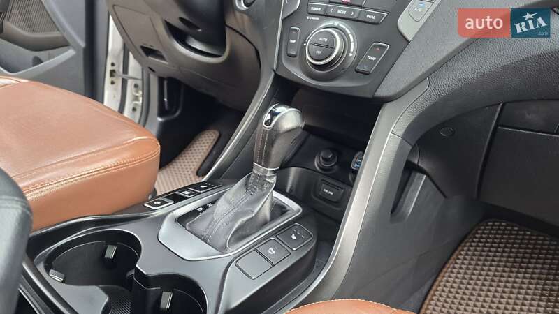 Позашляховик / Кросовер Hyundai Santa FE 2013 в Києві