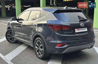 Внедорожник / Кроссовер Hyundai Santa FE 2017 в 