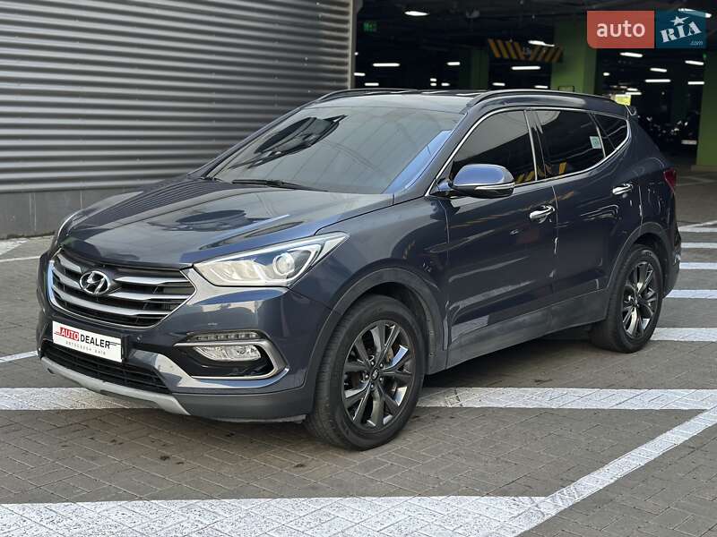 Внедорожник / Кроссовер Hyundai Santa FE 2017 в Киеве