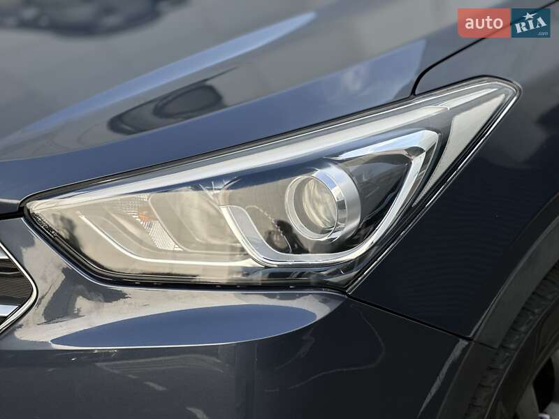Внедорожник / Кроссовер Hyundai Santa FE 2017 в Киеве