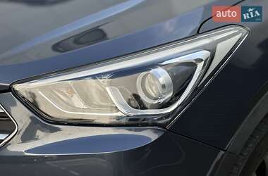 Внедорожник / Кроссовер Hyundai Santa FE 2017 в 