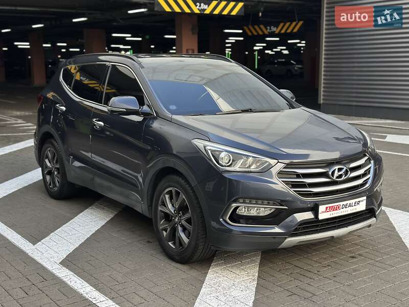 Внедорожник / Кроссовер Hyundai Santa FE 2017 в Киеве