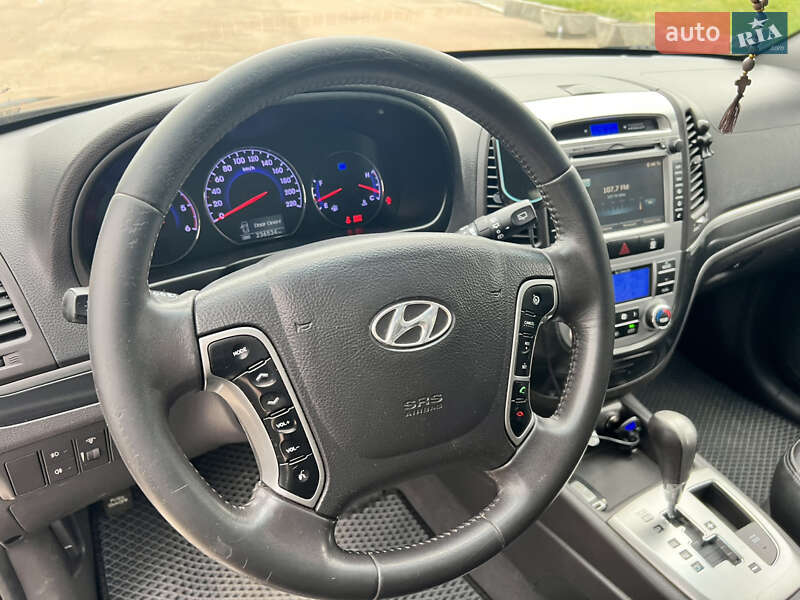 Внедорожник / Кроссовер Hyundai Santa FE 2011 в Житомире