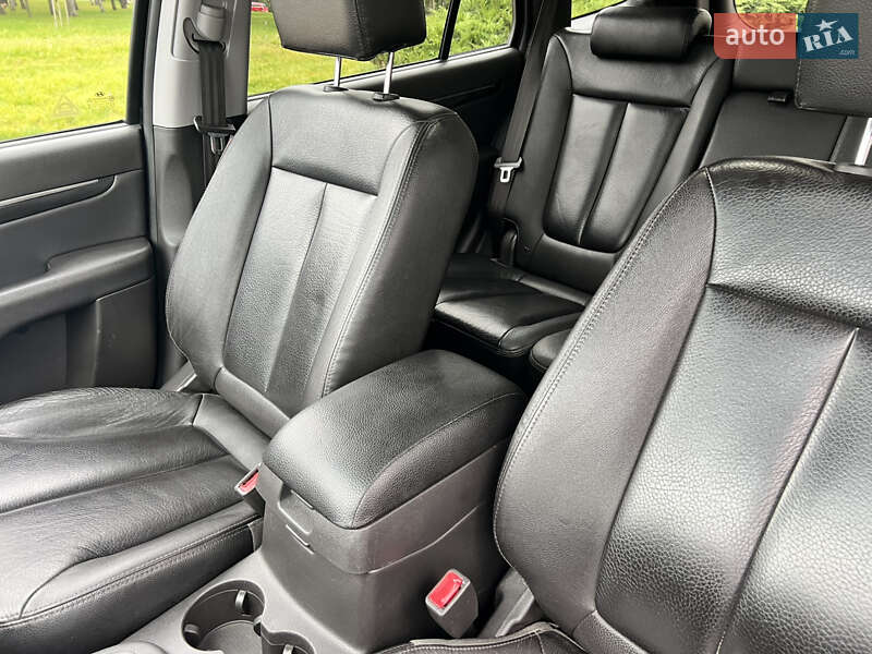 Внедорожник / Кроссовер Hyundai Santa FE 2011 в Житомире