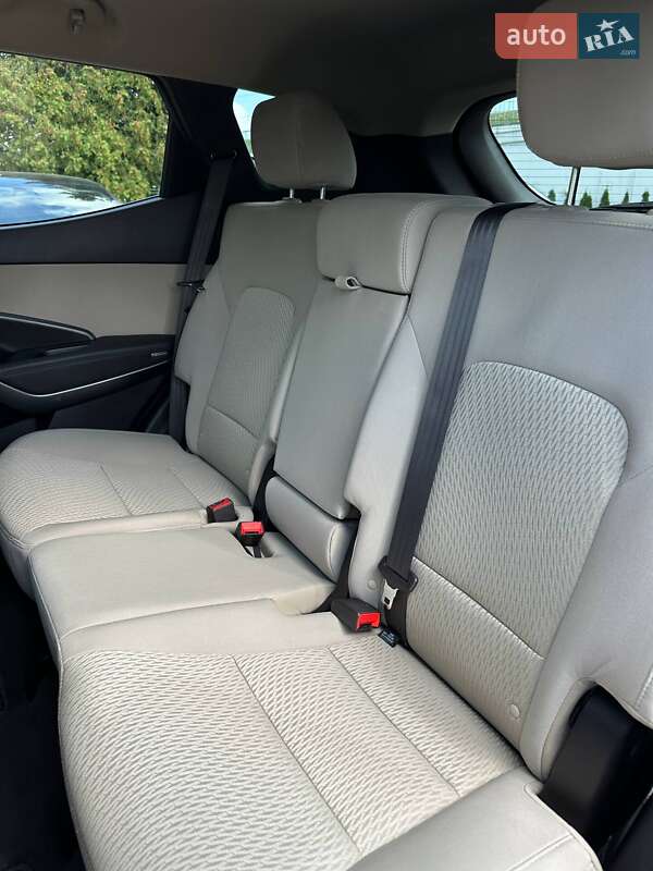 Внедорожник / Кроссовер Hyundai Santa FE 2017 в Львове