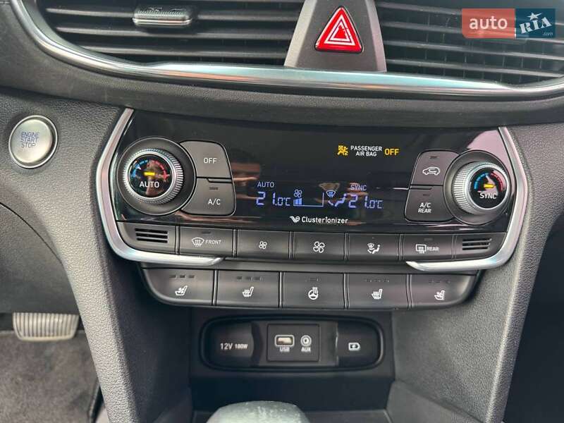 Внедорожник / Кроссовер Hyundai Santa FE 2018 в Киеве