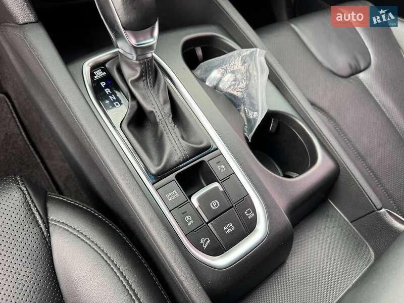 Внедорожник / Кроссовер Hyundai Santa FE 2018 в Киеве